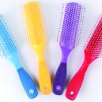 8543 Plastic hairbrush